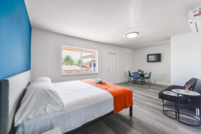 Cozy 1 Bedroom Steps away from the Beach #35